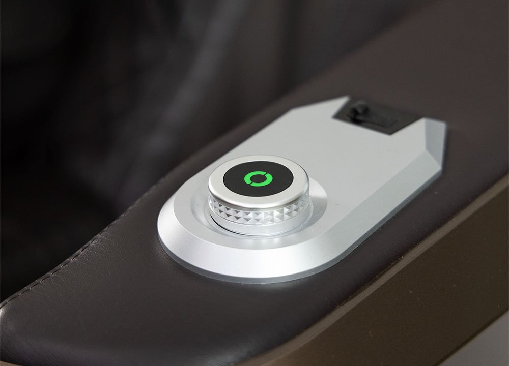 Solstice_Brown_Joystick-Control1000x720 Infinity Solstice™ 4D