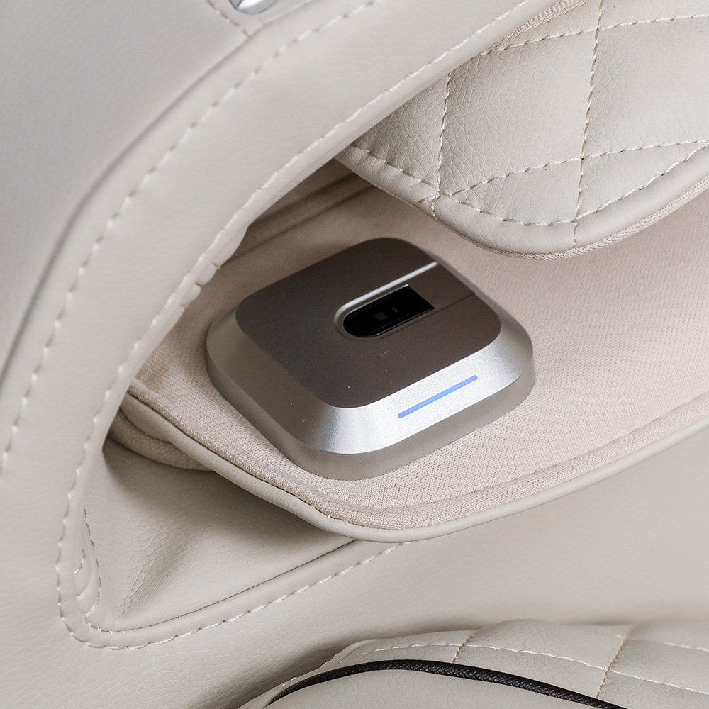 Kyota Konbi M728 DualPro 4D Massage Chair